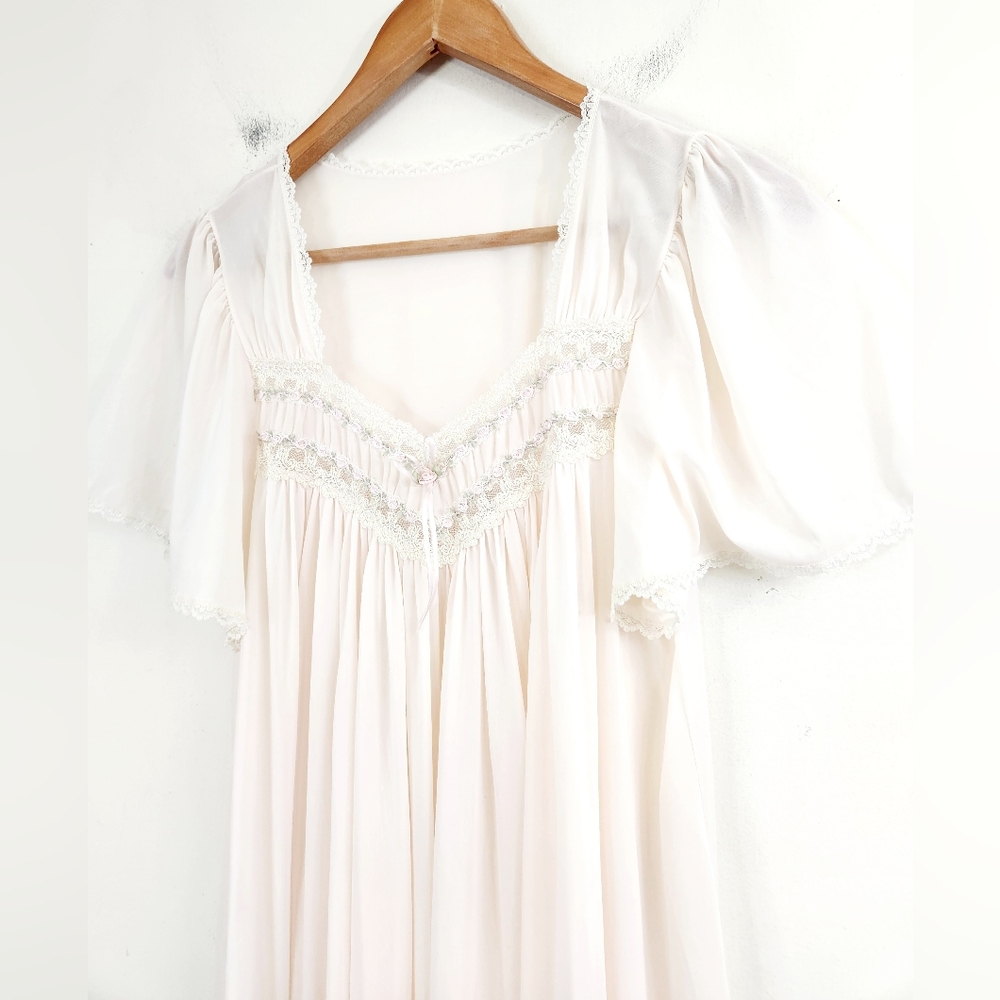 Vintage Romantic nightgown